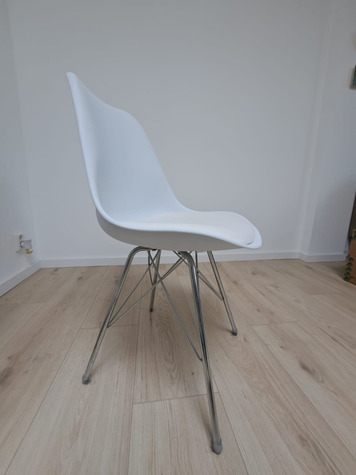 Te Koop 4 Mooie Witte Stoelen, Ophalen, Wit, Zo goed als nieuw, Vier