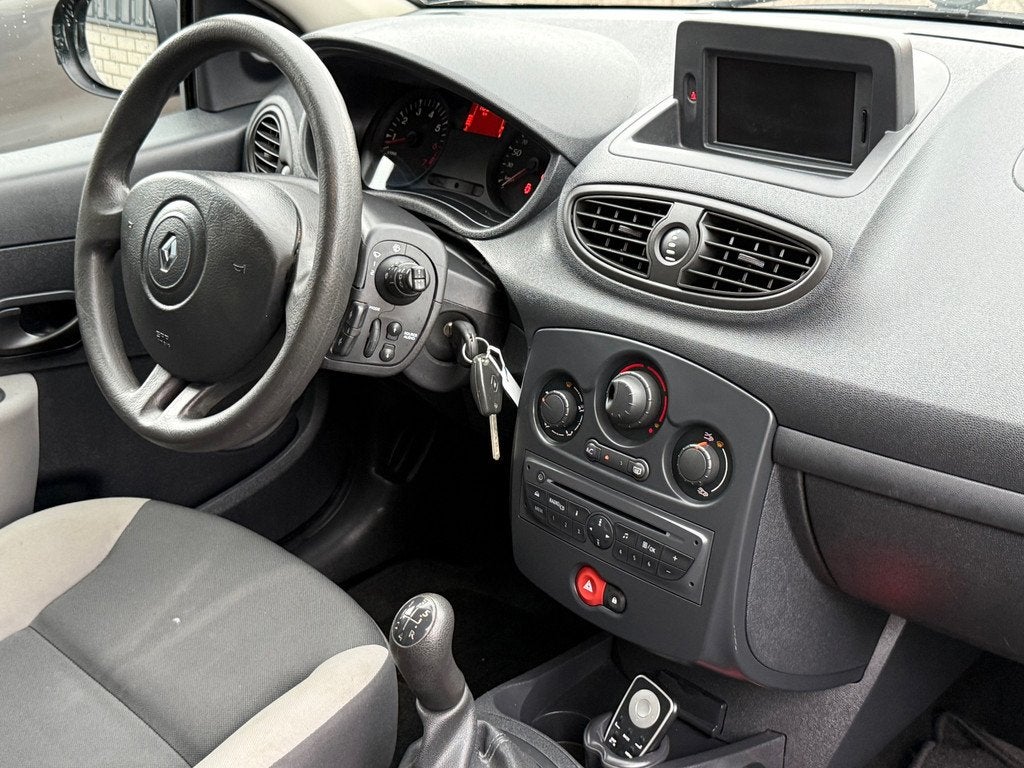 Renault Clio 1.2 TCe Special Line Navi Airco Elektrische Ram, Voorwielaandrijving, Gebruikt, 4 cilinders, Origineel Nederlands