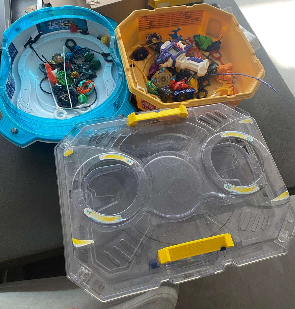 Grote Beyblade collectie: 3 arena's, veel tollen & launchers, Kinderen en Baby's, Speelgoed | Overig, Ophalen of Verzenden, Gebruikt