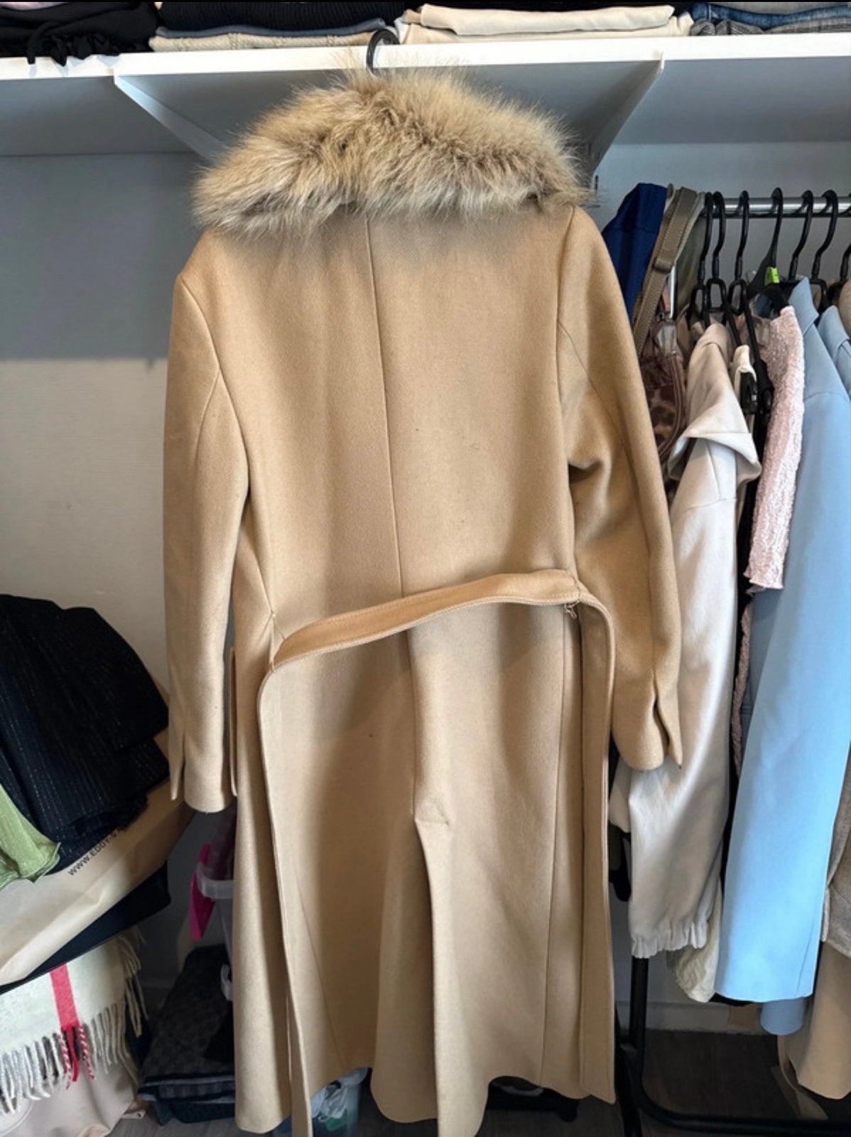 Stijlvolle beige jas met bontkraag - Maat S, Ophalen, Zo goed als nieuw, Maat 36 (S), Beige