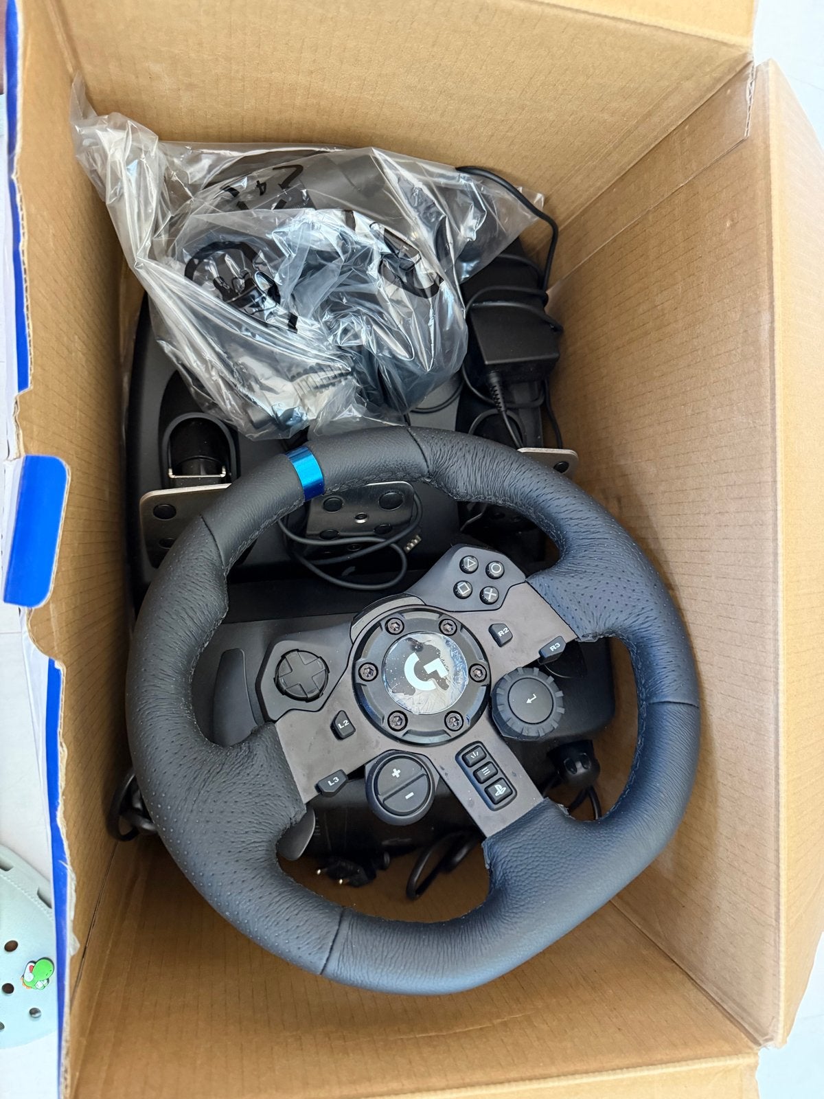 Logitech G923 SE Racing Wheel, Pedals and Shiftervoor PS, Spelcomputers en Games, Spelcomputers | Sony PlayStation Consoles | Accessoires