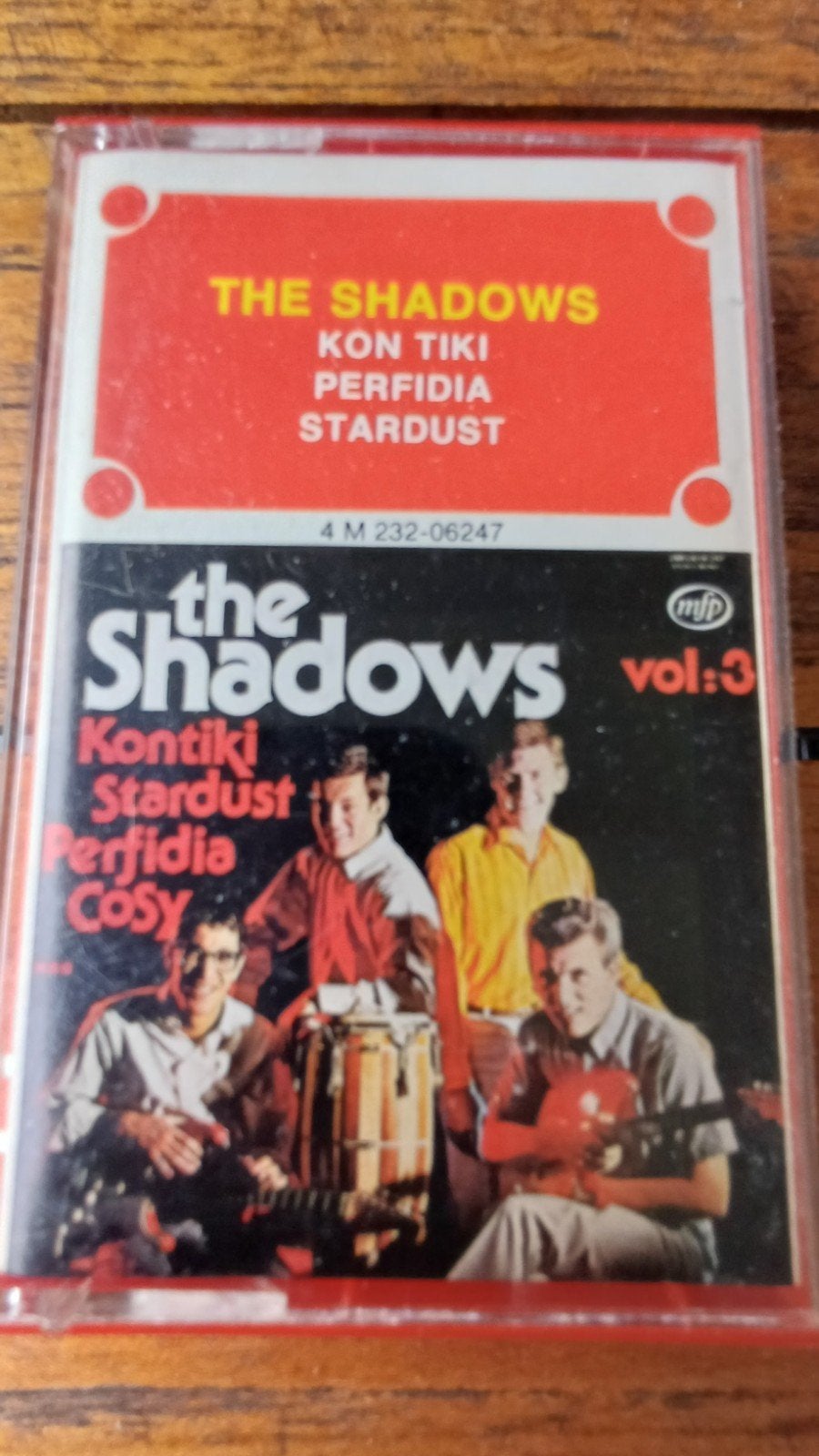 Thw Shadows Vol 3> originele versie., Cd's en Dvd's, Cassettebandjes, Gebruikt, Ophalen of Verzenden, Origineel, Met bewaardoos, rek of koffer