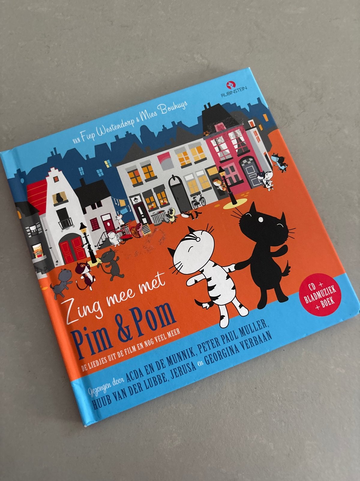 Zing mee met Pim & Pom - Liedjes uit de film (ZONDER CD), Ophalen of Verzenden, Zo goed als nieuw
