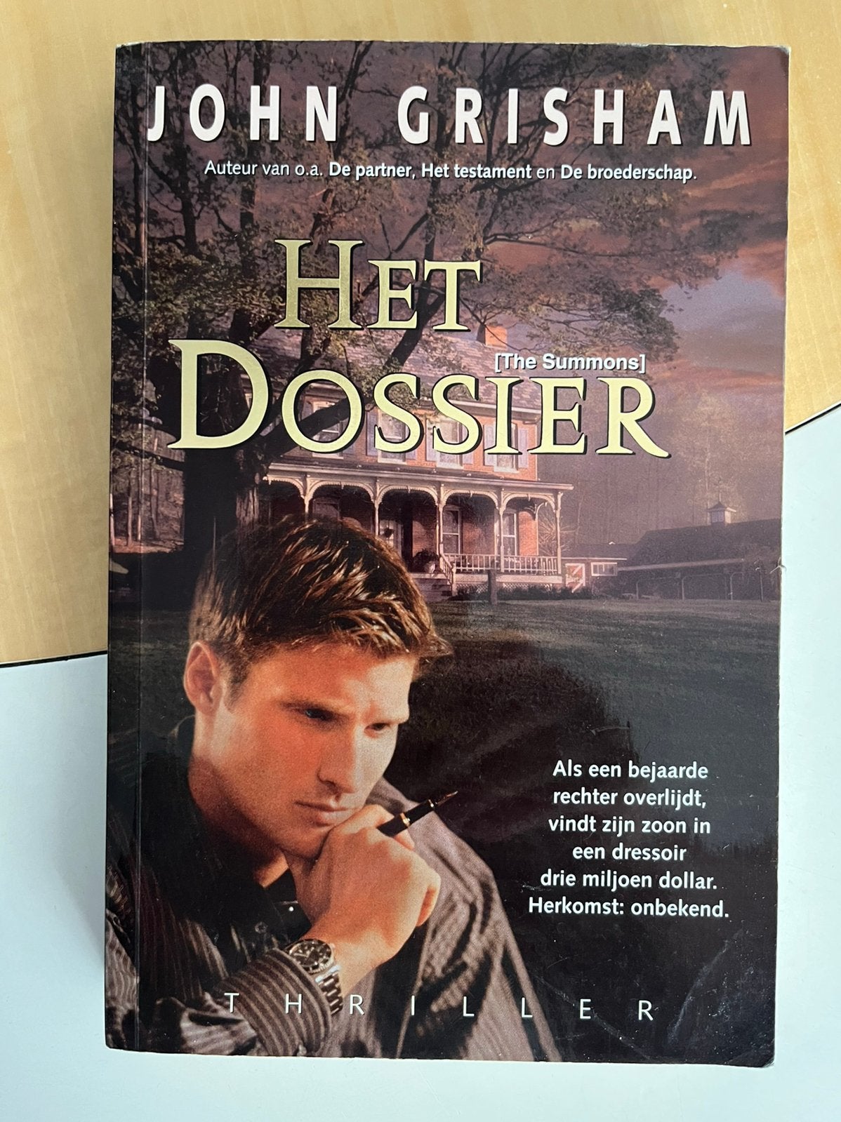 John Grisham - Het Dossier, Ophalen of Verzenden, Zo goed als nieuw, John Grisham, Amerika
