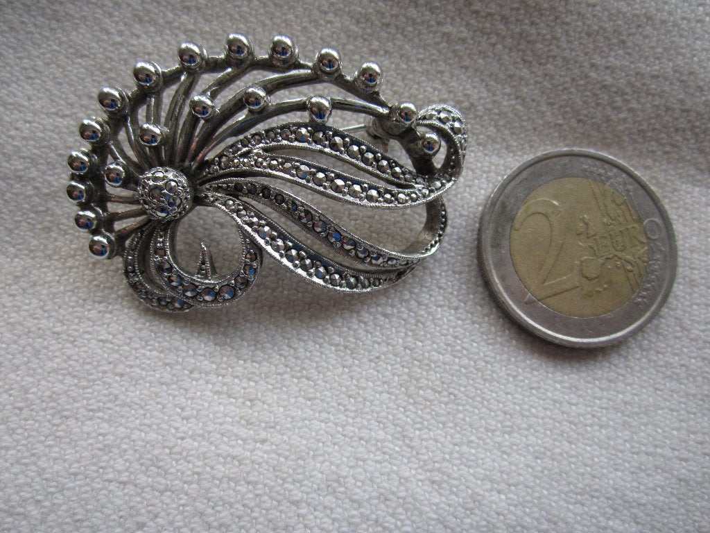 35.   Schitterende oude broche,  KIGU Engeland, Ophalen, Overige materialen, Broche