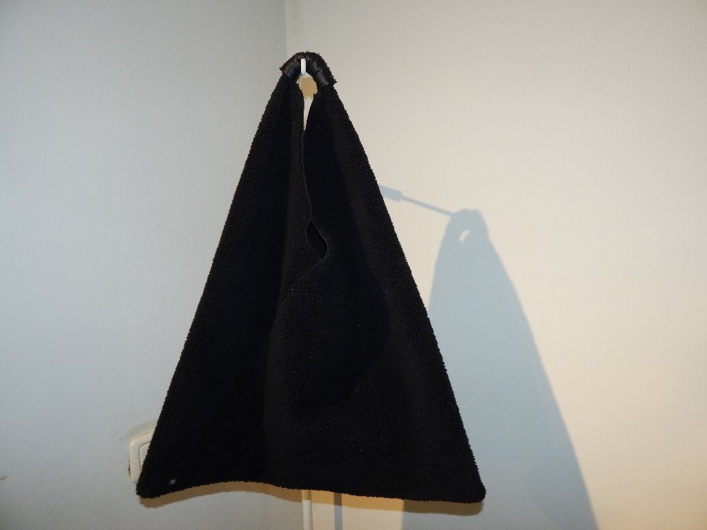 MM6 Maison Martin Margiela super aparte tas wollige look, Ophalen of Verzenden, Zo goed als nieuw, Zwart, Handtas
