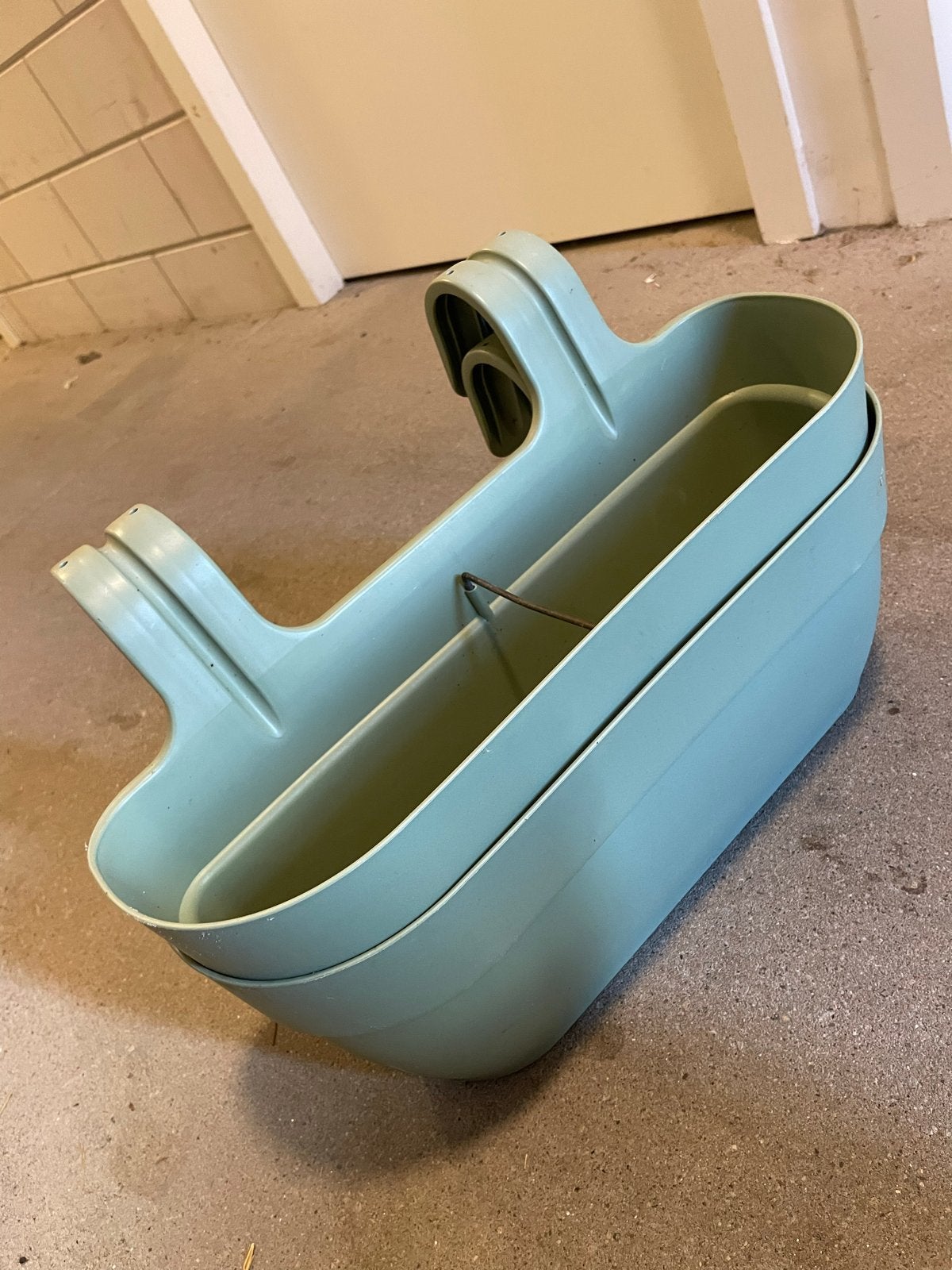 2x Gebruikte kunststof bloembak voor balkon of tuin, Ophalen, Kunststof, Gebruikt, Minder dan 30 cm