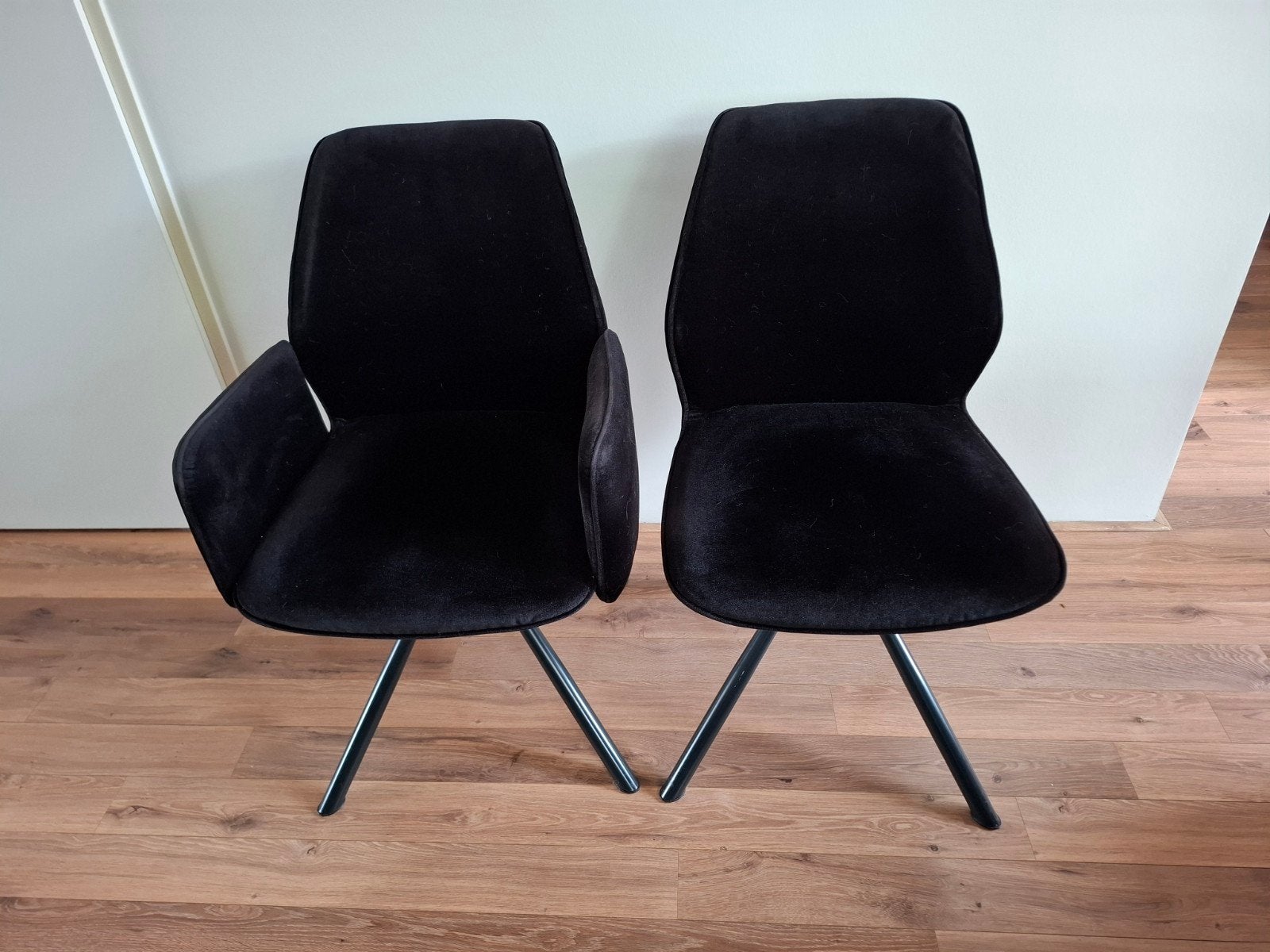 5 zwarte eetkamerstoelen, 3 met en 2 zonder armleuning, Ophalen, Gebruikt, Zwart, Metaal