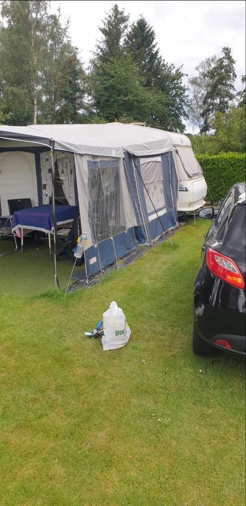 Hobby Classic Caravan met voortent en fietsenrek, Standaardzit, Hobby, Omvormbare zithoek, Harold-striewski-strasse 15, 24787 Fockbek/Rendsburg