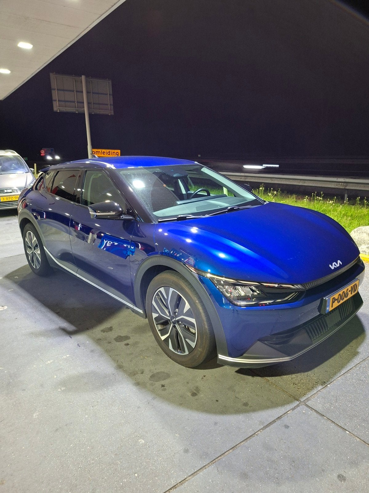 Kia EV6 NU OF NOOIT 58kWh 169pk RWD 2022 Blauw, Auto's, Automaat, Dealer onderhouden, Achterwielaandrijving, Blauw