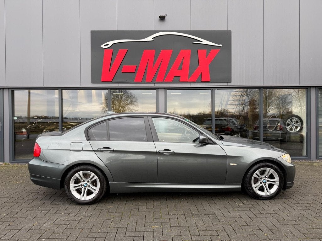 BMW 320i LCI Sedan AUT Xenon NaviProf Leder Elektr. Trekhaak, Auto's, Automaat, Euro 5, 4 cilinders, 170 pk