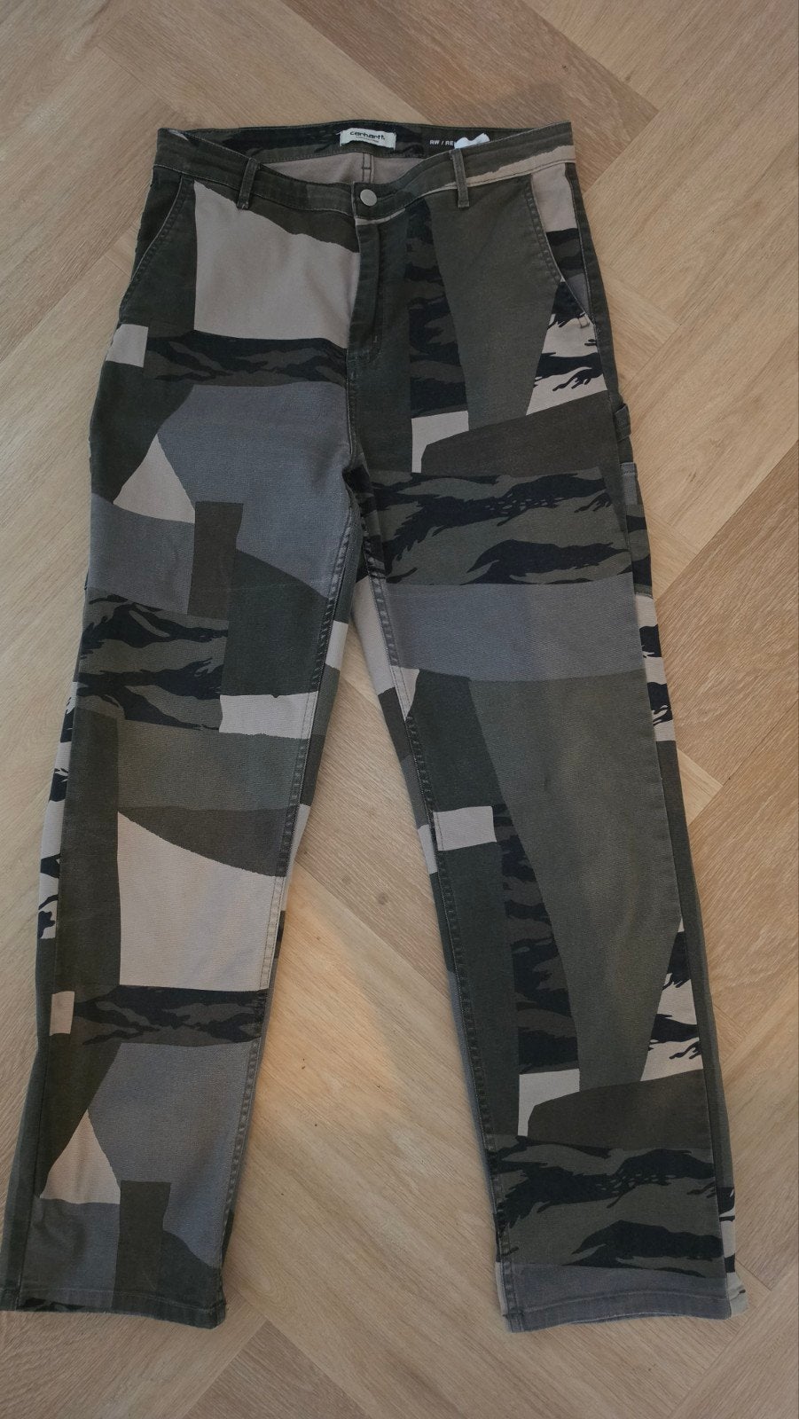 Carhartt WIP Relaxed Straight Camo Broek, Meerkleurig, Ophalen of Verzenden, Zo goed als nieuw, Maat 46 (S) of kleiner