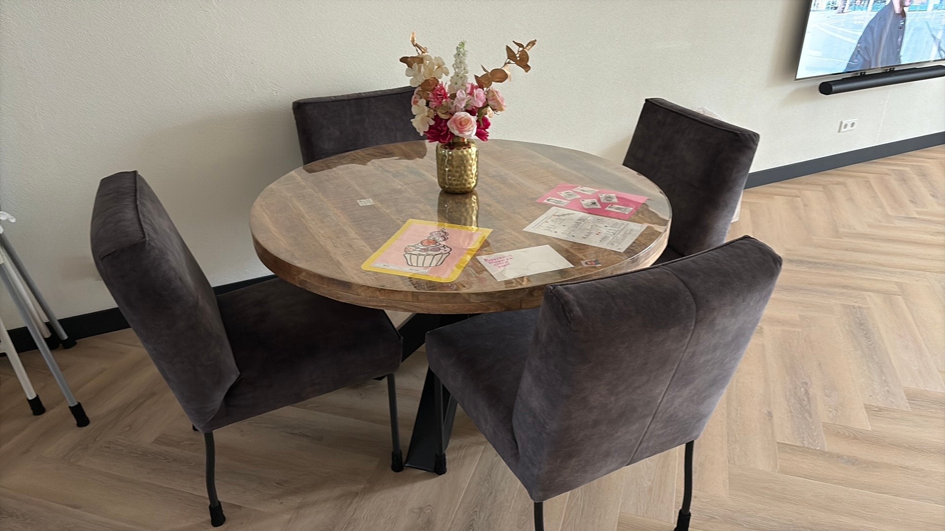 Komplete eettafel 130 en 4 stoelen van Het Anker, Ophalen, Zo goed als nieuw, 4 tot 6 stoelen