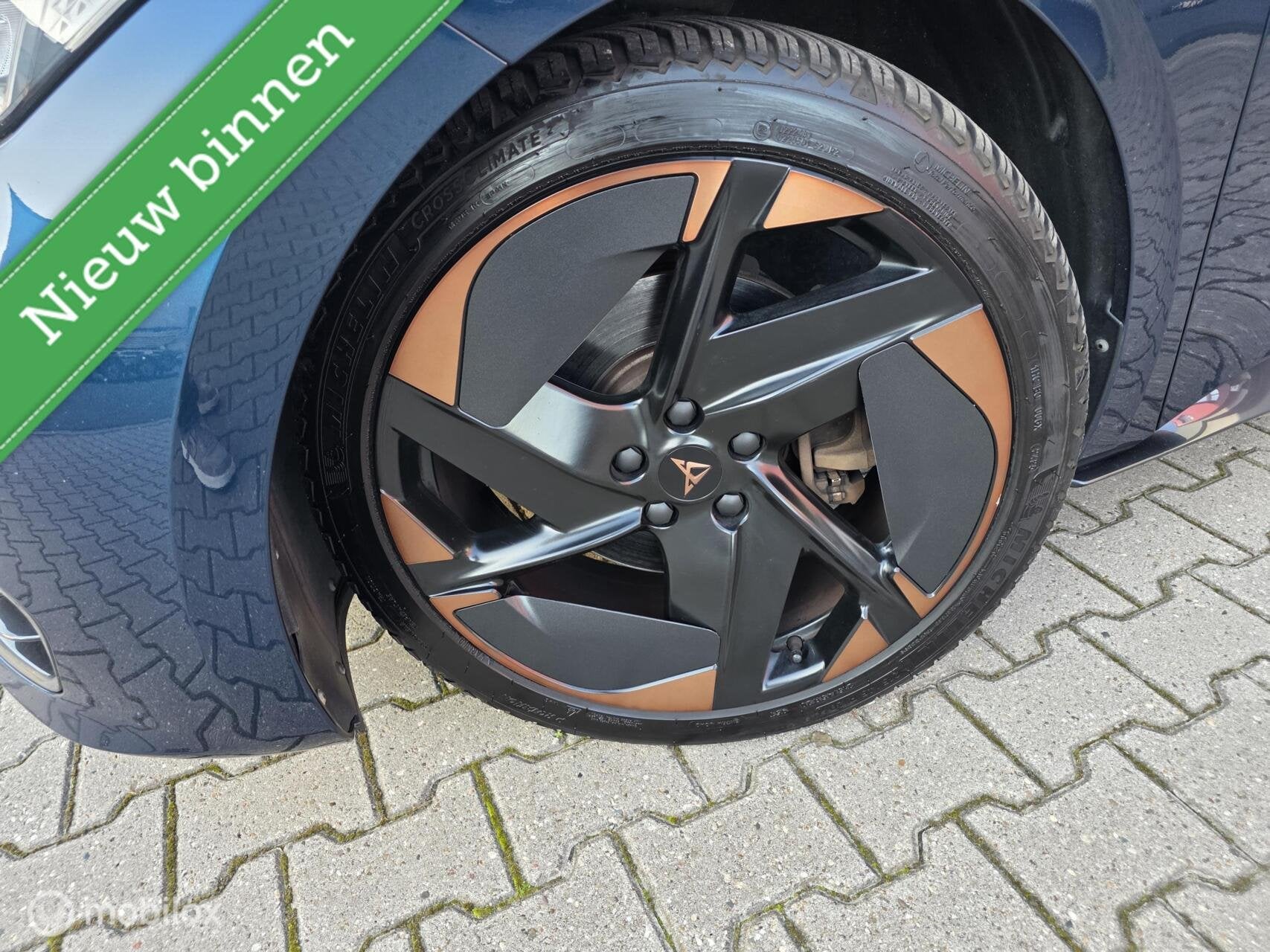 CUPRA Born Copper 62 kWh / Pano-dak/ HUD / Warmtepomp/ luxe!, Auto's, Automaat, Dealer onderhouden, Gebruikt, Blauw