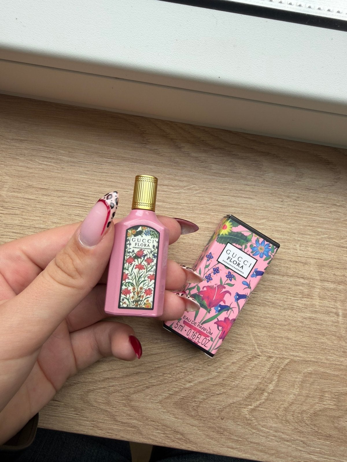 Mini parfum gucci flora, Ophalen of Verzenden, Zo goed als nieuw, Poppenhuis