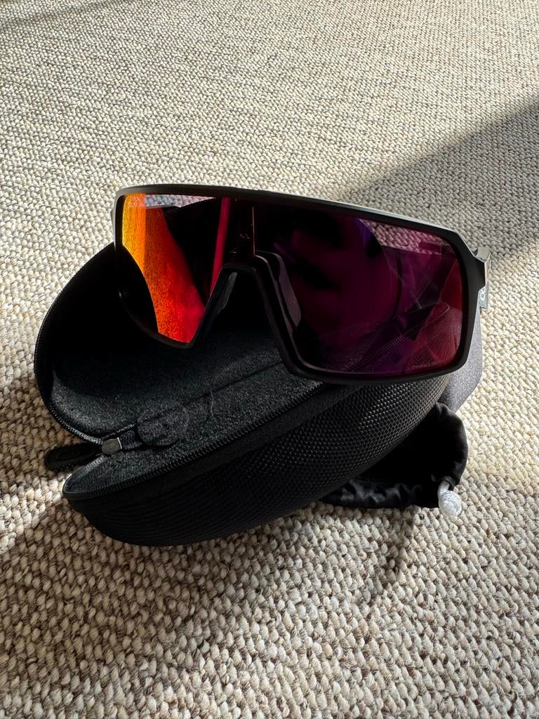 Nieuwe Oakley Sutro Zonnebril - Perfect voor Fietsen!, Sieraden, Tassen en Uiterlijk, Zonnebrillen en Brillen | Heren, Zonnebril
