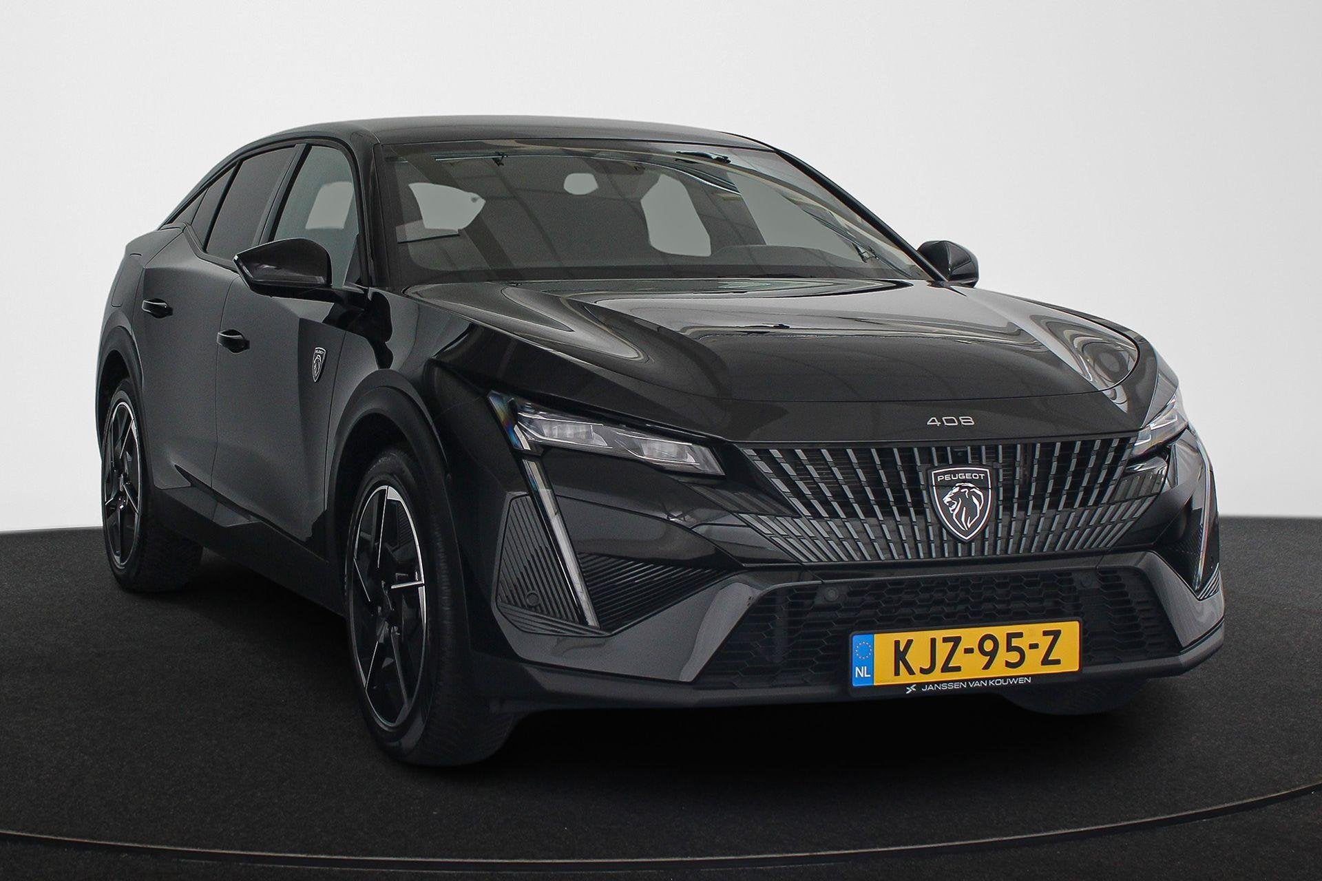 Peugeot 408 1.6 HYbrid 225 EAT8 GT FOCAL Alcantara Massage 3, Gebruikt, 4 cilinders, Plug-in hybride, Bedrijf
