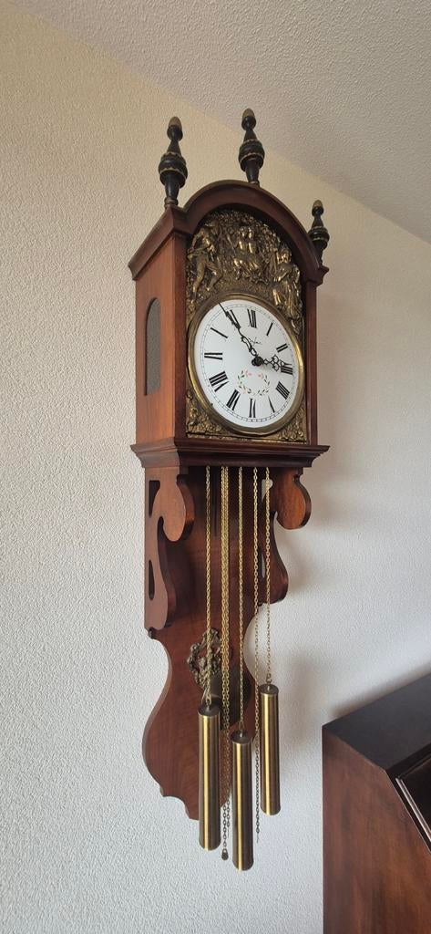 Friese staartklok met Franz Hermle uurwerk, Antiek en Kunst, Antiek | Klokken, Ophalen of Verzenden