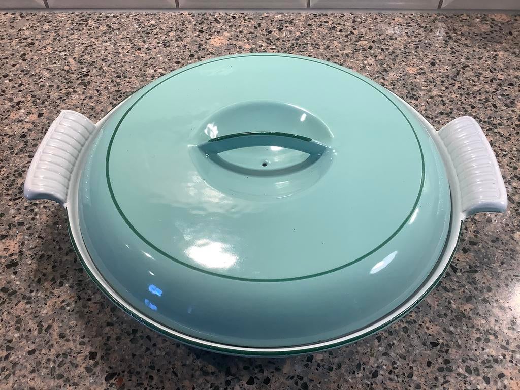PRACHTIGE mintgroene Dru gietijzeren drievaks ovenschaal, Ophalen of Verzenden