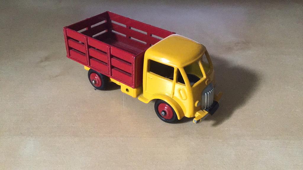 DINKY TOYS FORD CAMION ERG LEUK MODEL ACTION PRIJSJE, Hobby en Vrije tijd, Modelauto's | 1:43, Nieuw, Auto, Dinky Toys, Ophalen of Verzenden