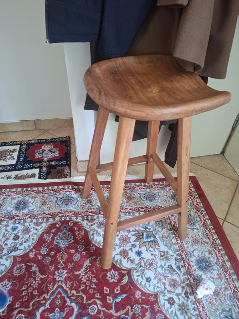 Houten barkruk - massief hout, Huis en Inrichting, Stoelen, Gebruikt, Eén, Hout, Bruin, Ophalen of Verzenden