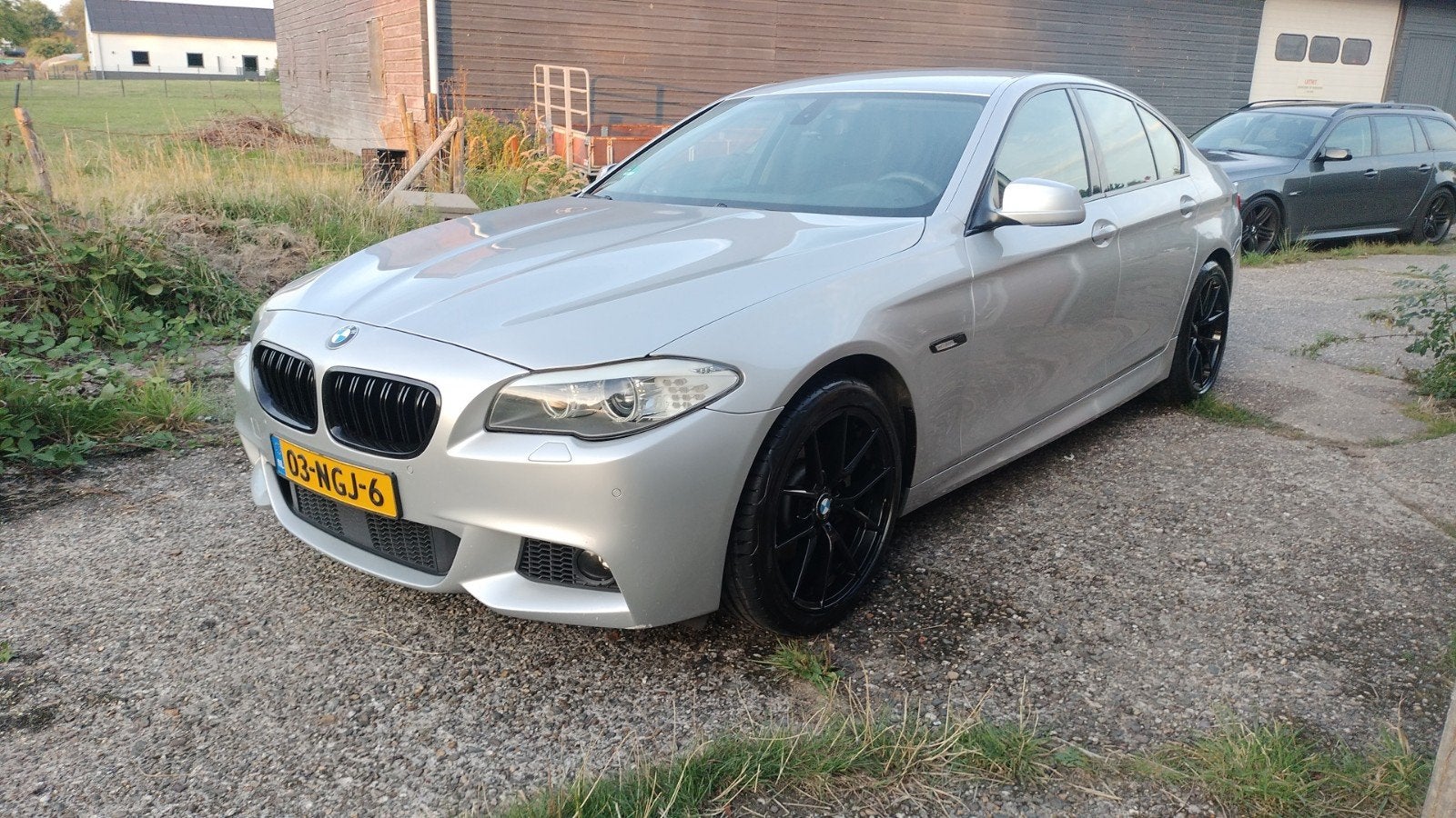 BMW 5-Serie 3.0 I 523 AUT 2010 Grijs