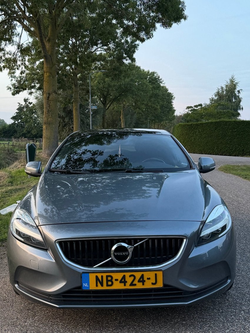 Volvo V40 Automaat | Panoramadak | Camera | Navigatie, Zwart, Diesel, Particulier, 1386 kg