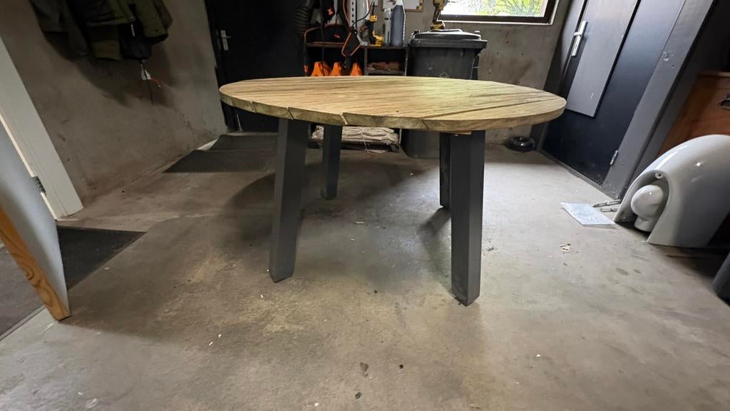 ronde houten tafel met metalen onderstel, Ophalen of Verzenden, Gebruikt