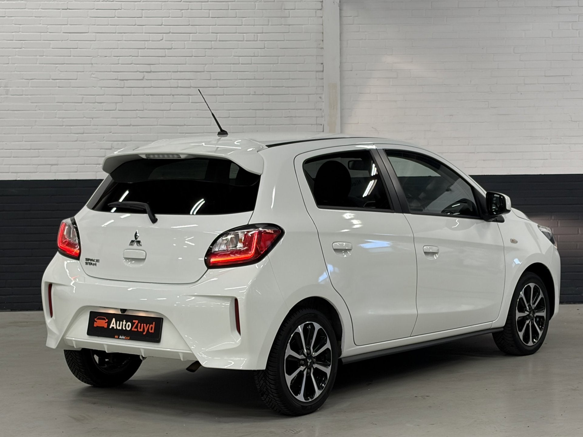 Mitsubishi Space Star 1.2 Instyle Automaat / Navi / Lichtmet, Stof, Gebruikt, Wit, Origineel Nederlands