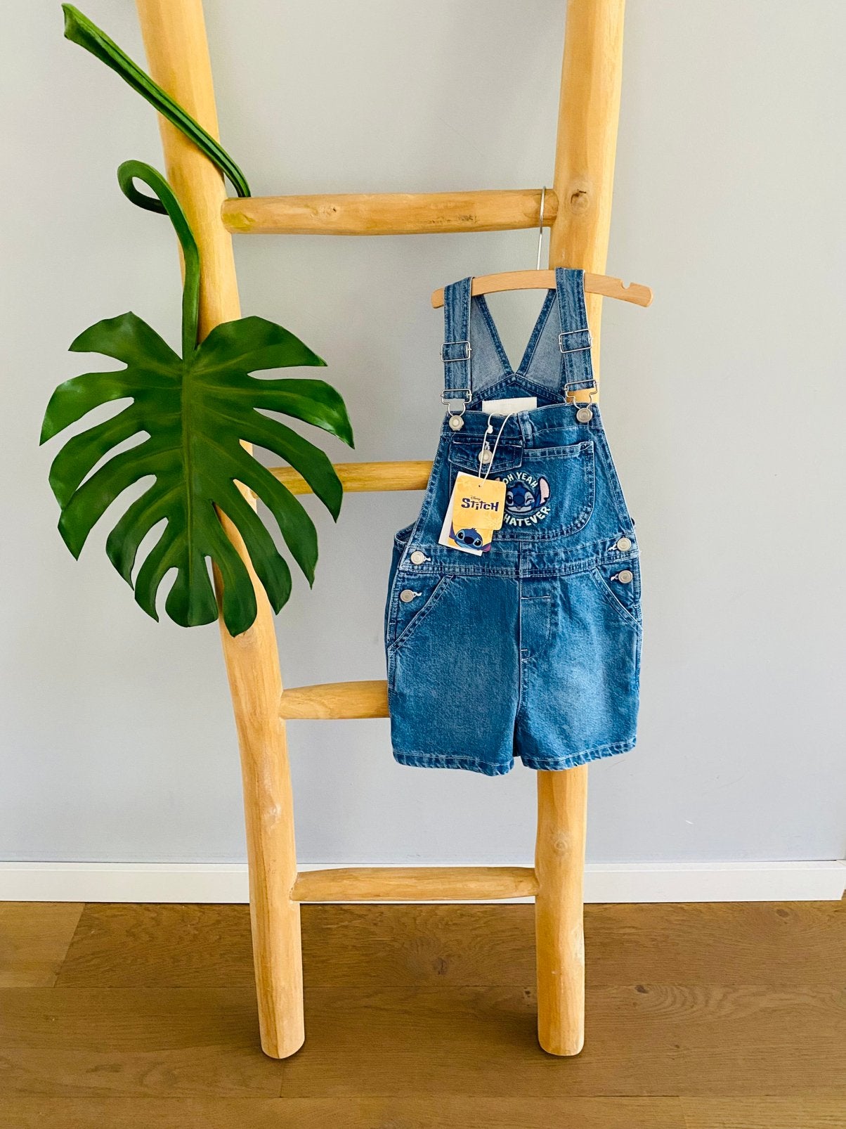 Jeans/ tuinbroek/ salopette/ korte broek van Zara, maat 122, Ophalen of Verzenden, Nieuw, Meisje, Broek