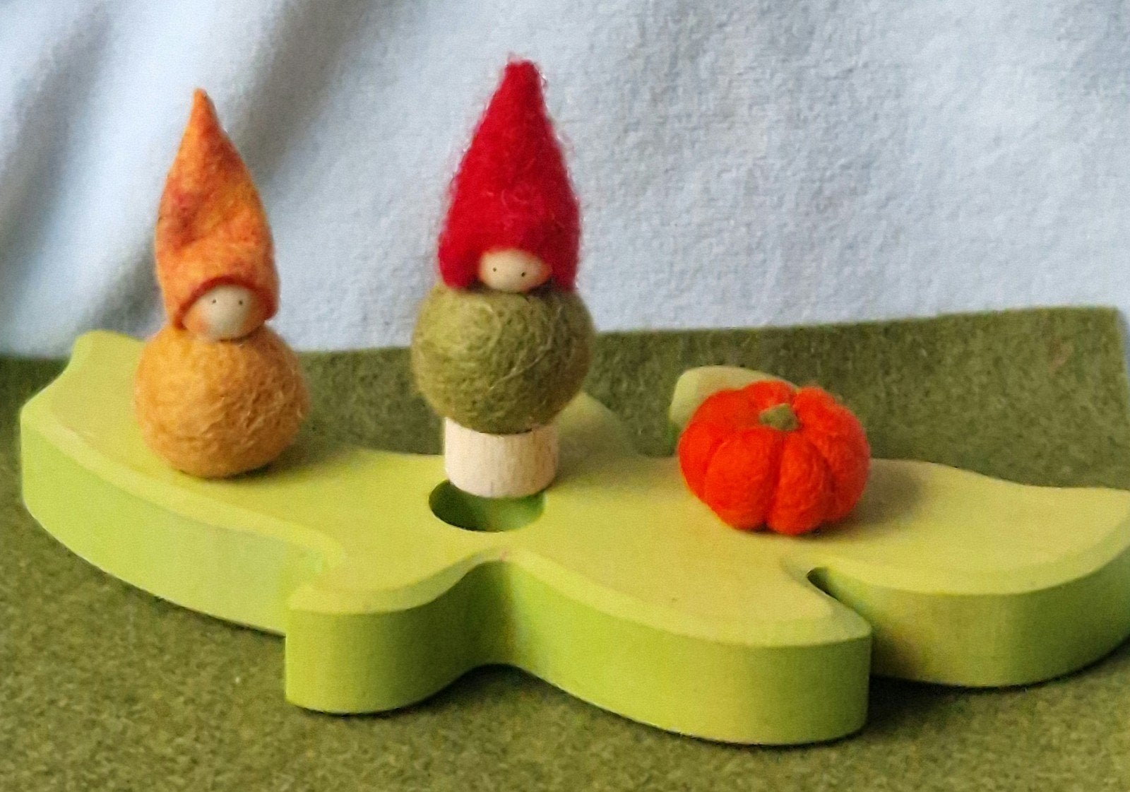 Vrije School Waldorf Seizoenstafel popje kabouter herfst, Verzenden, Nieuw, Figuurtje(s), Wolvilt