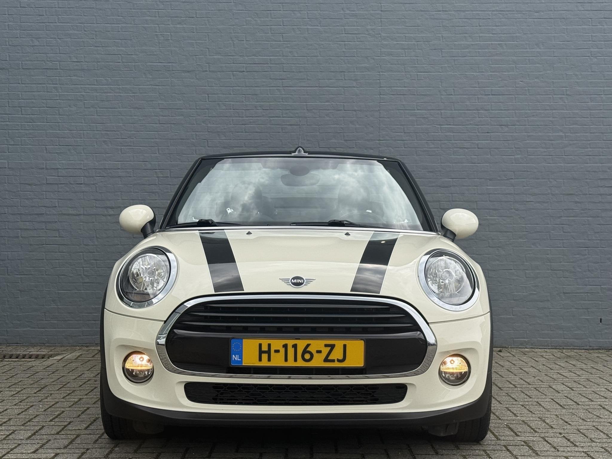 MINI Cabrio 1.5 Cooper Salt, Auto's, Gebruikt, Cabriolet, 4 stoelen, Wit