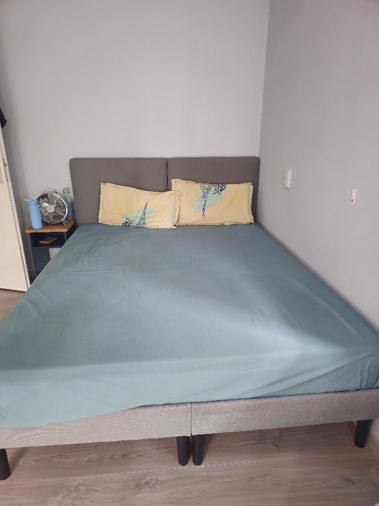 Emma Bed + Mattress, Huis en Inrichting, Slaapkamer | Bedden, Ophalen, Tweepersoons, Zo goed als nieuw, 200 cm