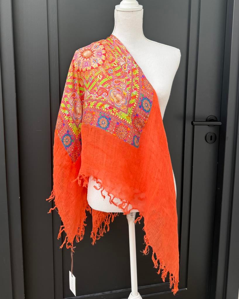 Nieuw! Mucho Gusto 100% zijden koraal oranje grote sjaal, Kleding | Dames, Ophalen of Verzenden, Nieuw, Sjaal