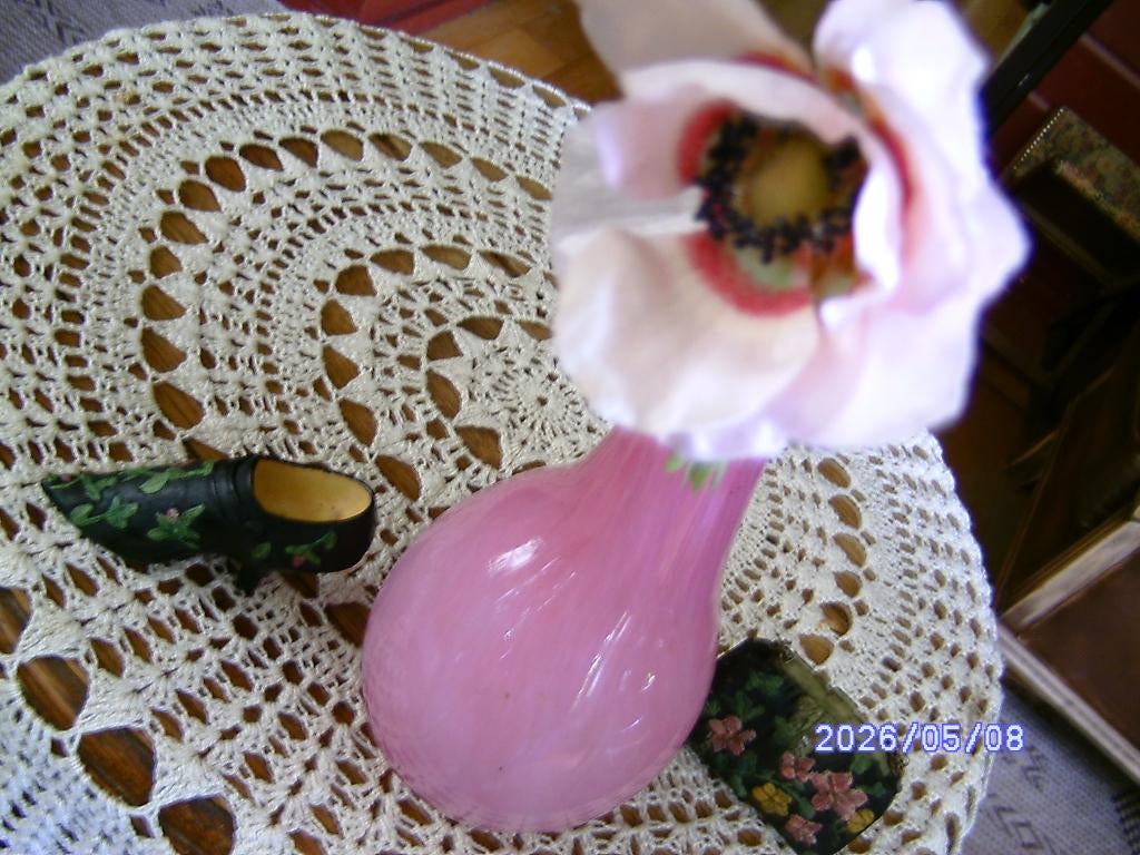 roze glas vaas+klaproos mini schoen+tas roze bloemen vintage, Gebruikt, Zwart, Ophalen of Verzenden, Glas