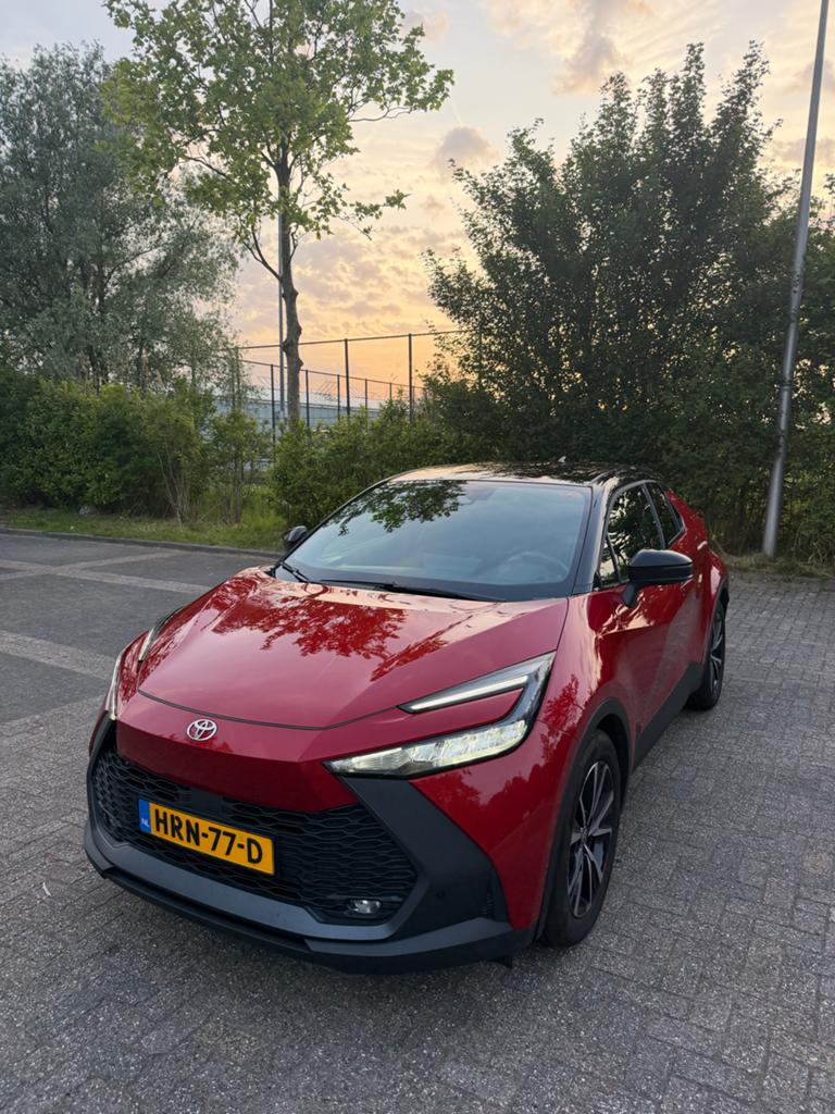 Toyota C-HR 1.8 Hybrid 2025 Rood, 725 kg, SUV of Terreinwagen, 1798 cc, 725 kg