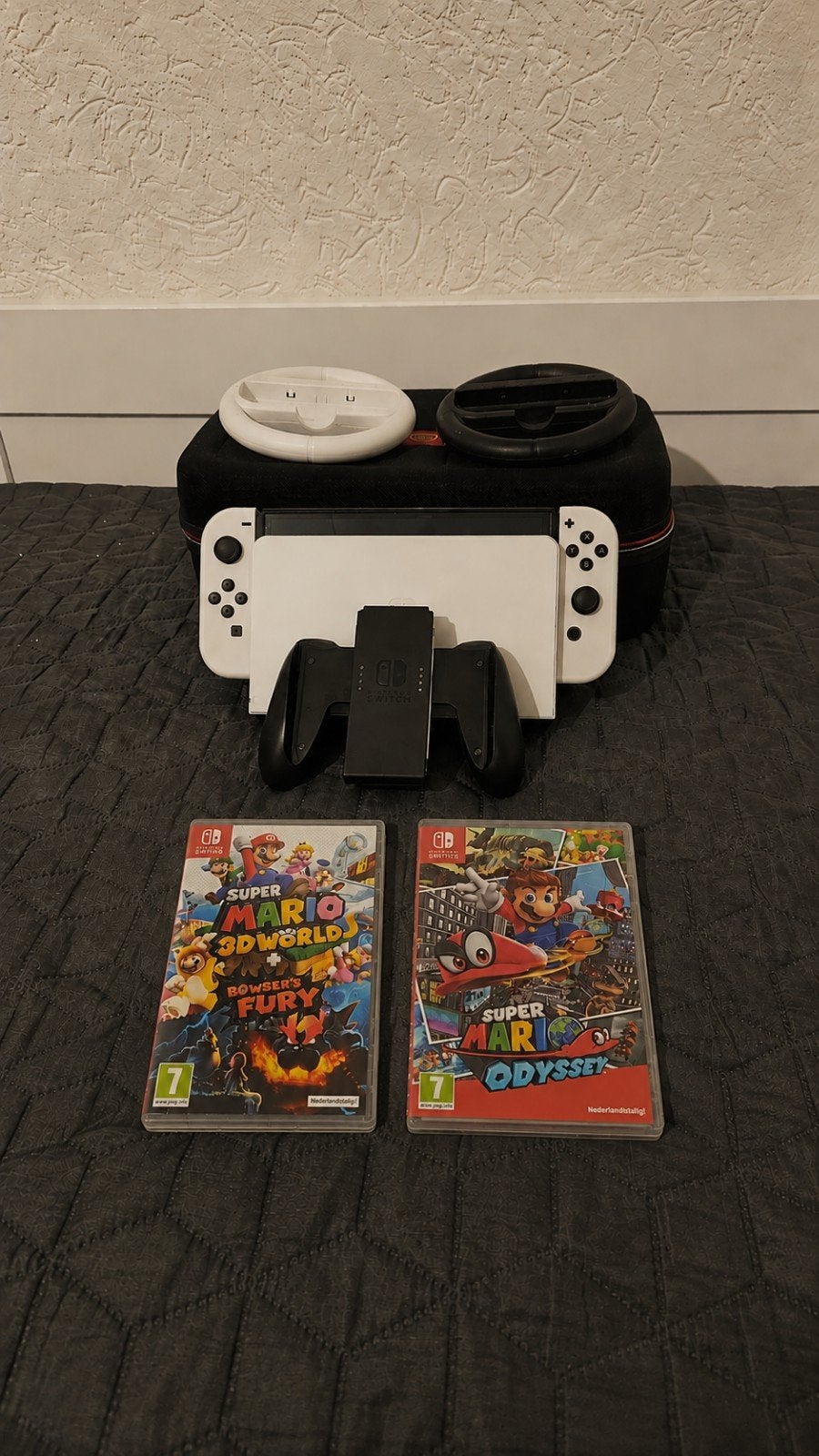 Nintendo Switch OLED met accessoires en 2 games, Spelcomputers en Games, Spelcomputers | Nintendo Switch, Met games, Met 2 controllers
