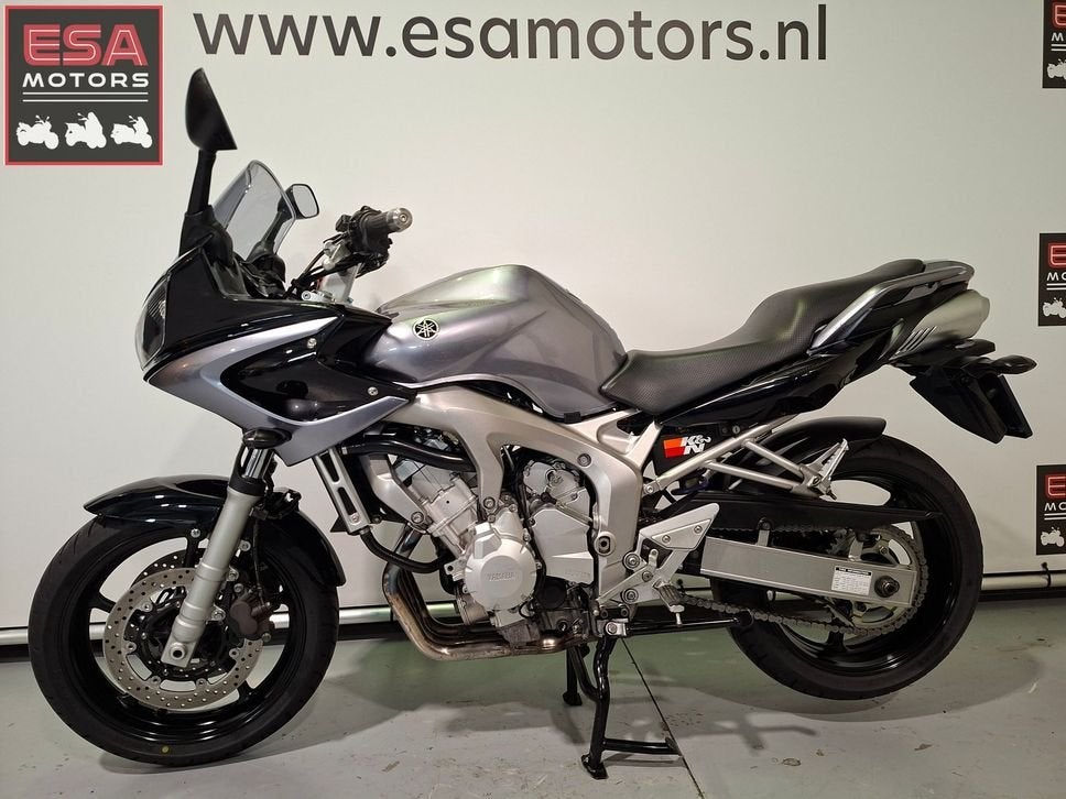 YAMAHA FZ 6 S FAZER ( 2006 )- FZ6 + handvatverwarming, Motoren, Handvatverwarming, 4 cilinders, Motorrijbewijs A, Bedrijf