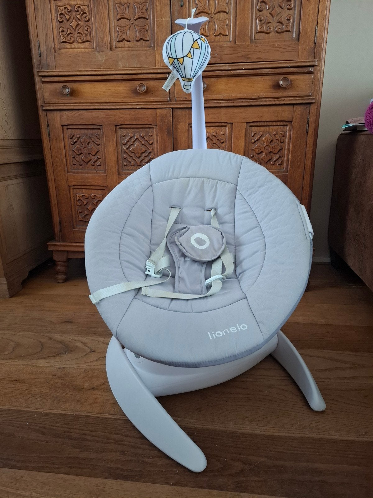Lionelo Iris Babyswing - Electrische babyschommel, Ophalen, Zo goed als nieuw, Overige typen, Met geluid