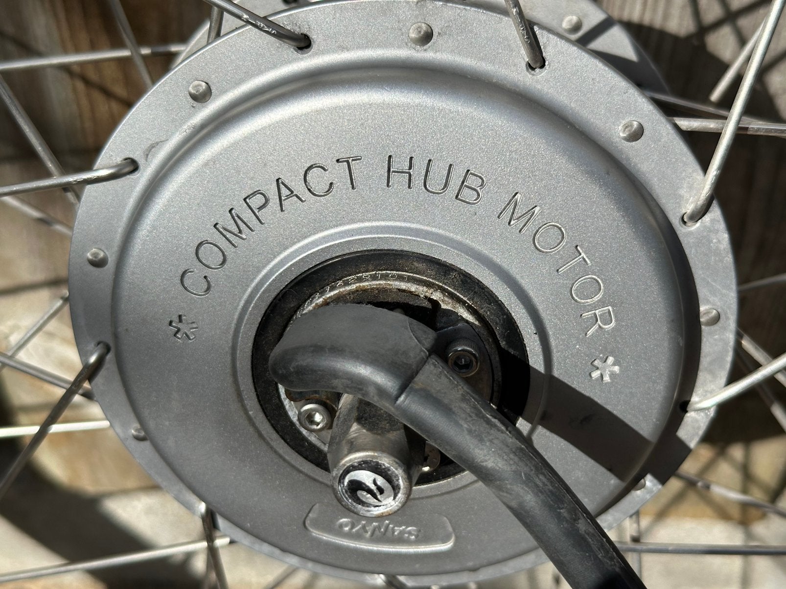 Sanyo e-bike voorwielmotor compleet wiel met band, Zo goed als nieuw, Aluminium, Ophalen, Elektrische fiets