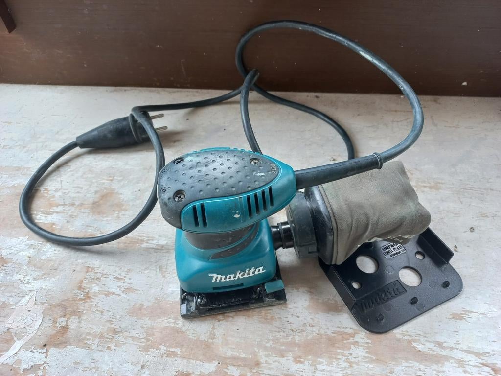 Makita schuurmachine, Doe-het-zelf en Verbouw, Ophalen, Gebruikt, Minder dan 600 watt, Vlakschuurmachine