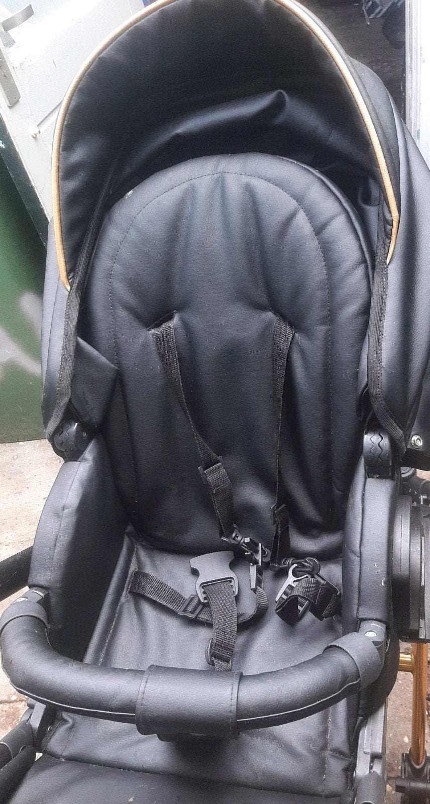 Zwarte kinderwagen met gouden accenten, Ophalen, Gebruikt, Kinderwagen, Overige merken