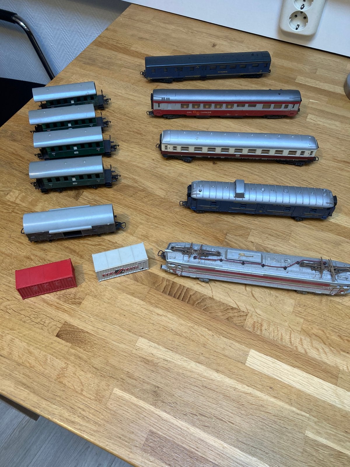 Lina treinstellen / Lokomotief/ rails., Hobby en Vrije tijd, Modeltreinen | H0, Gebruikt, Gelijkstroom, Rails, Ophalen of Verzenden