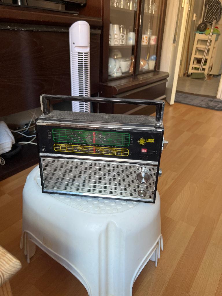 Antieke radio, Audio, Tv en Foto, Radio's, Ophalen of Verzenden, Zo goed als nieuw, Wereldontvanger