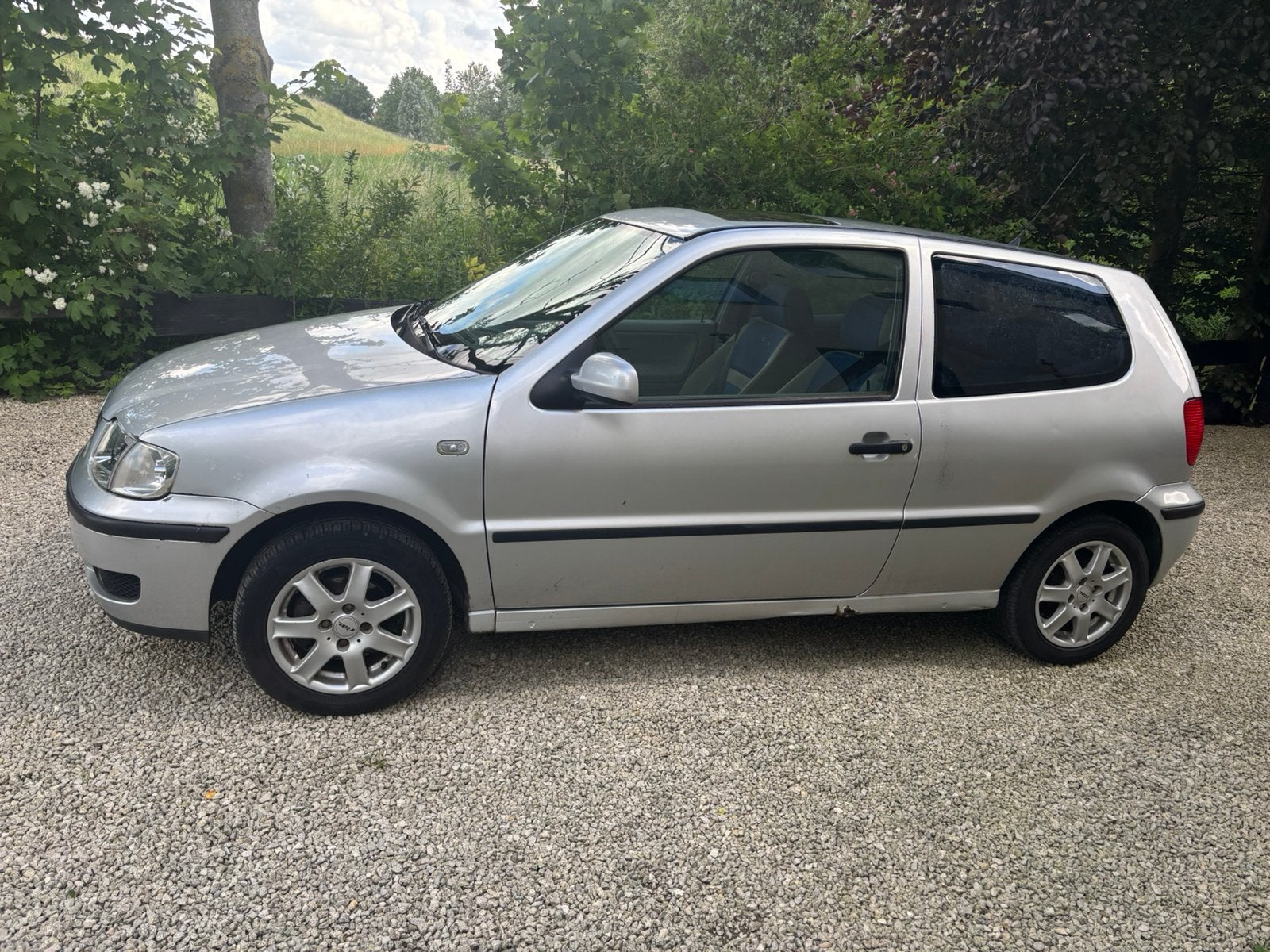 Volkswagen Polo 1.4 44KW AUT 2000 Grijs, Auto's, 450 kg, 31 €/maand, 4 cilinders, Origineel Nederlands