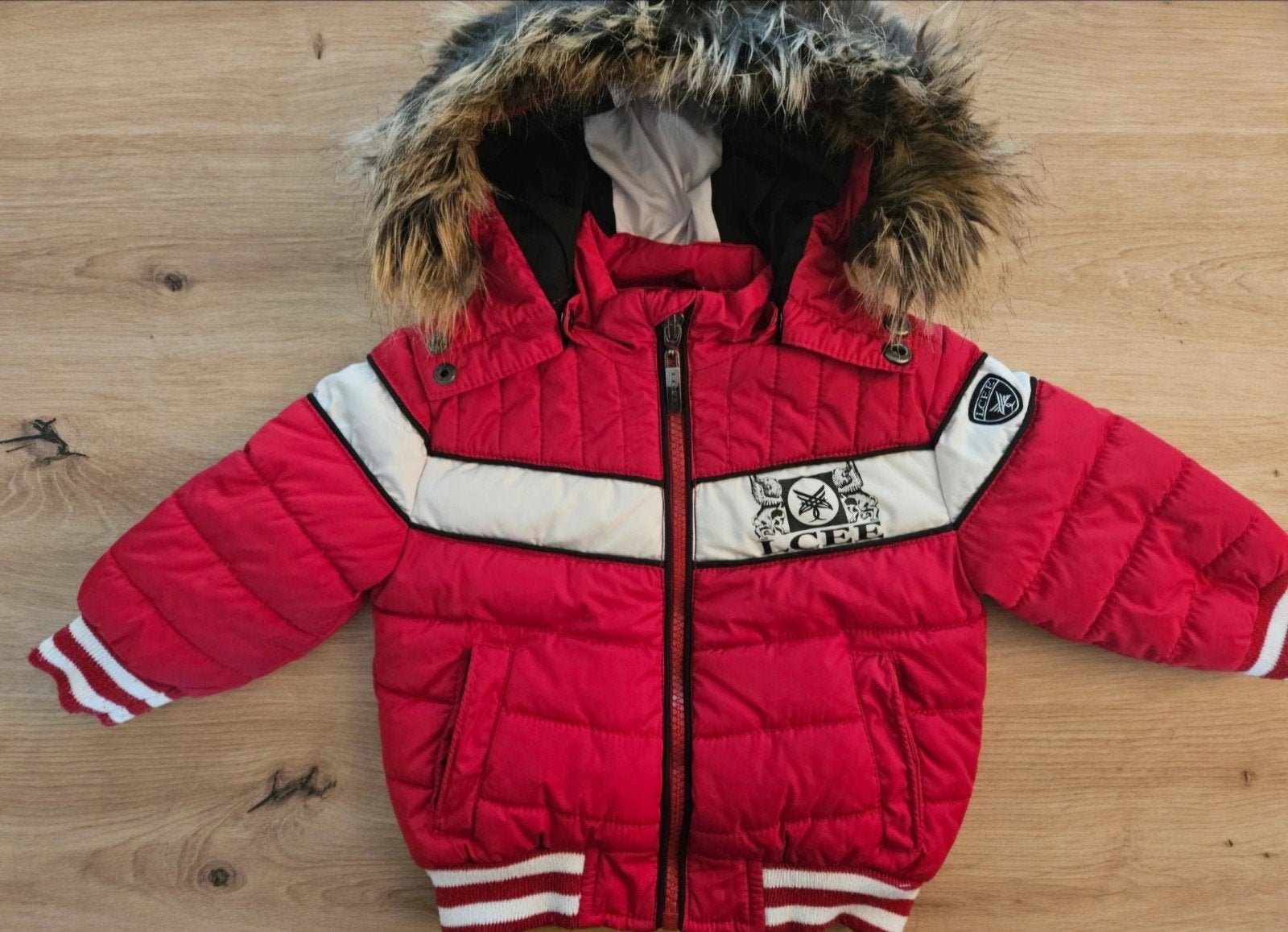 Warme rode winterjas met bontkraag - LCEE Limited Edition, LCEE, Jongetje of Meisje, Ophalen of Verzenden, Zo goed als nieuw