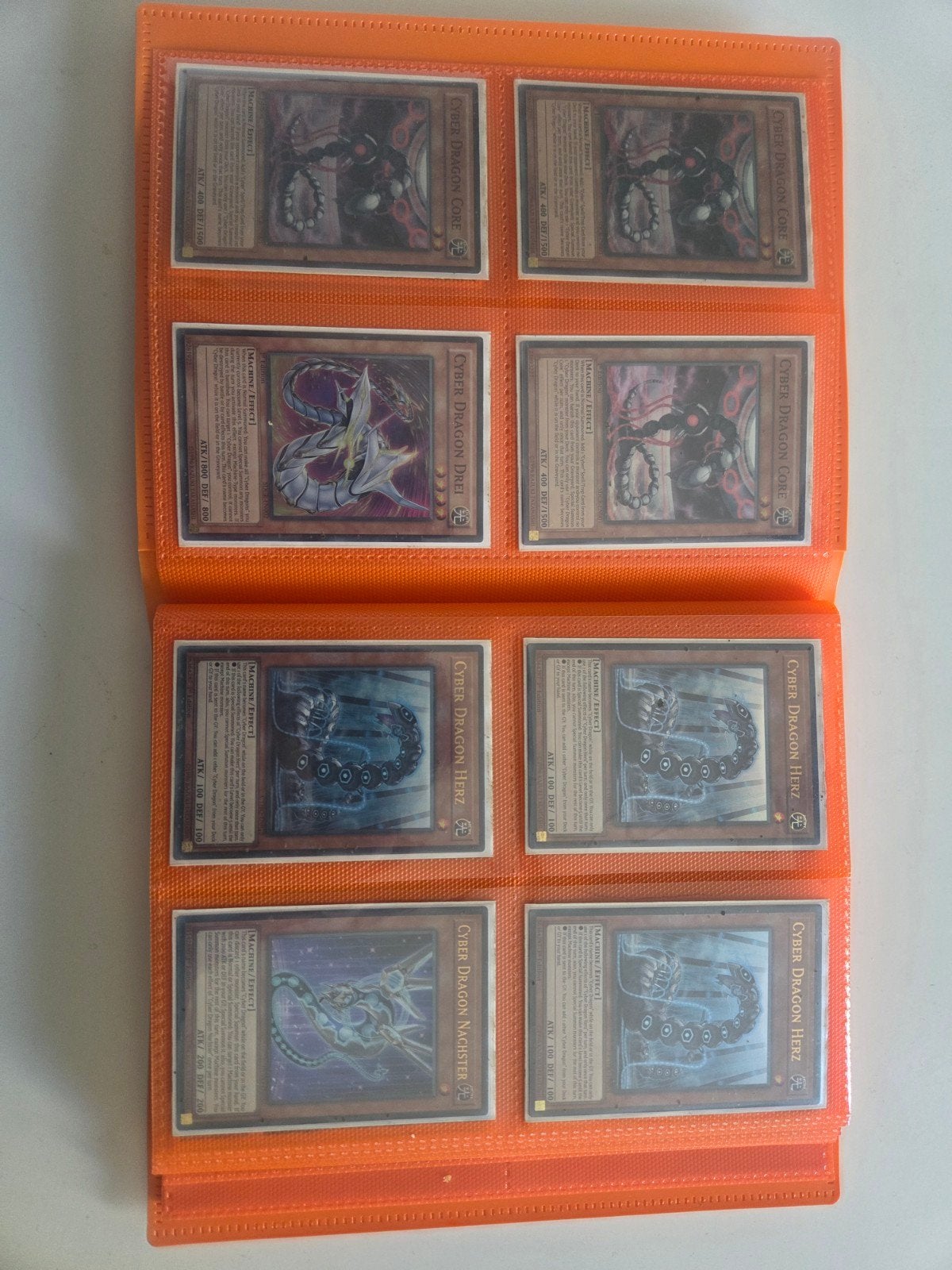 Yugioh Cyber Dragon Deck met waardevolle kaarten, Hobby en Vrije tijd, Ophalen of Verzenden, Zo goed als nieuw, Meerdere kaarten