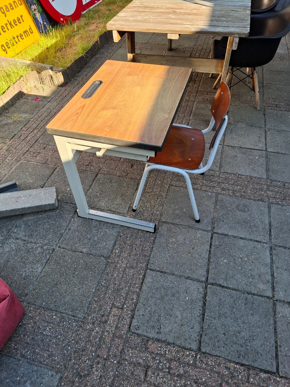 Vintage Schoolbureau met Stoel - Hout en Metaal, Ophalen, Gebruikt, Hout, Schoolbureau