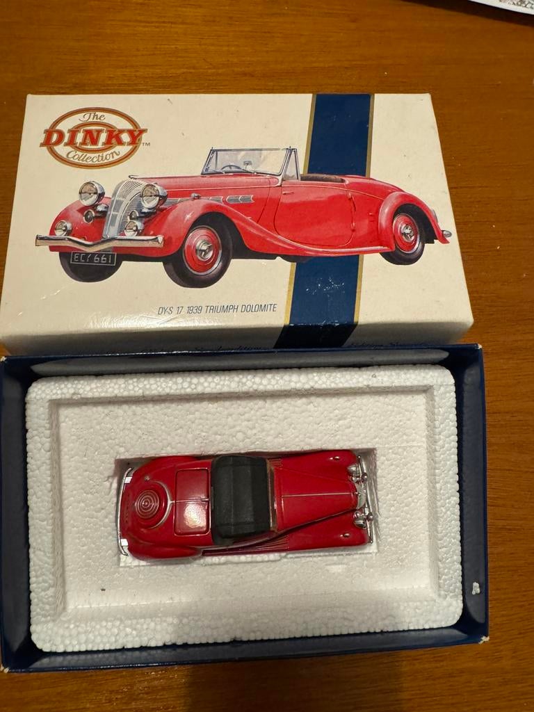 Dinky Collection 1939 Triumph Dolomite (in doos) Zeldzaam, Hobby en Vrije tijd, Modelauto's | 1:43, Ophalen of Verzenden, Zo goed als nieuw