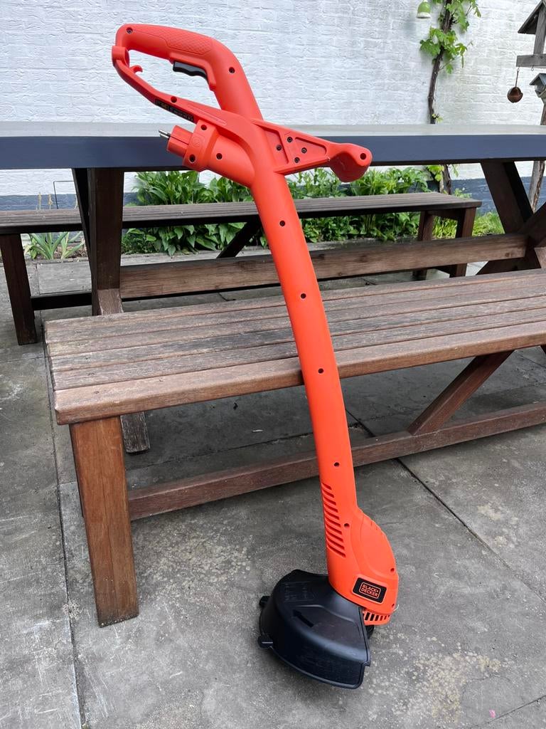 Black en Decker elektrische grastrimmer met extra draad, Tuin en Terras, Grastrimmers, Ophalen, Zo goed als nieuw, 10 tot 30 cm